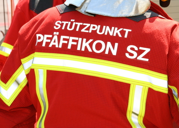 Rücken eines Feuerwehrmannes