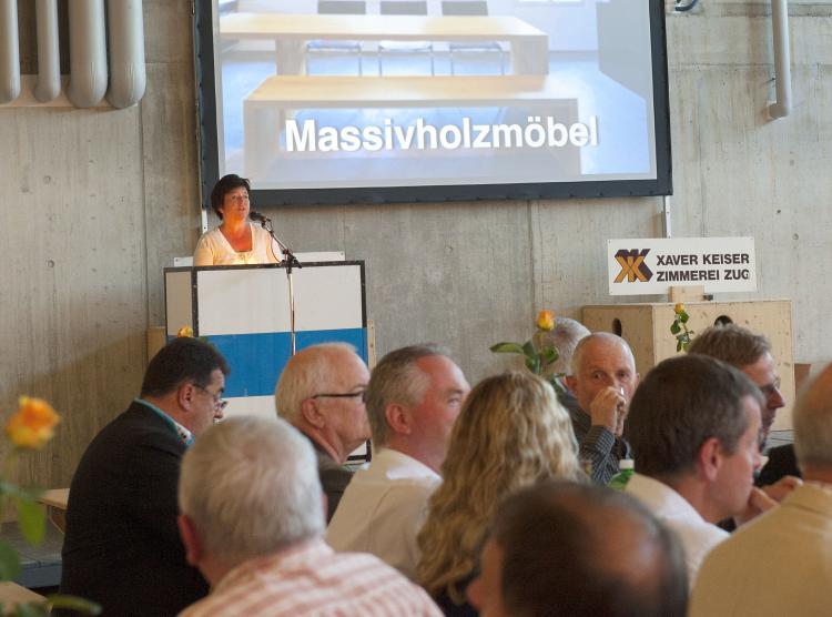 Stadträtin Vroni Straub-Müller begrüsst die Anwesenden.