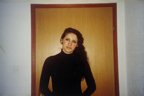 Najljepša sestra na cijelom svijetu, moja sestra.
Die hübscheste Schwester auf der ganzen Welt, meine Schwester.