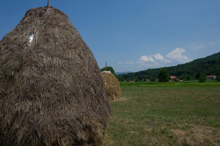 Umgebung, wo im Krieg die Bosniaken eingekesselt waren.