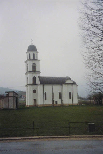 Obnovljena pravoslavna crkva poslije rata u Dubnici, Opæina Kalesija.
Nach dem Krieg wiederaufgebaute orthodoxe Kirche in Dubnica, Gemeinde Kalesija.