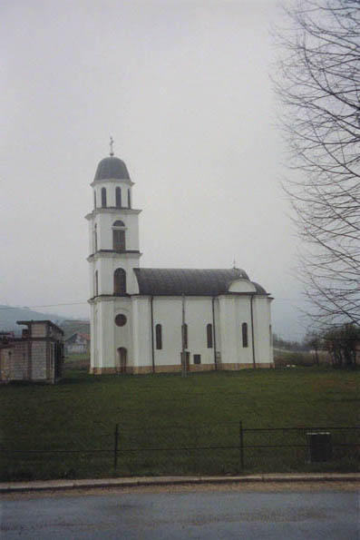 Obnovljena pravoslavna crkva poslije rata u Dubnici, Opæina Kalesija.
Nach dem Krieg wiederaufgebaute orthodoxe Kirche in Dubnica, Gemeinde Kalesija.