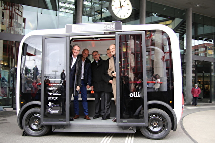 von links: Andreas Meyer (CEO SBB), Patrick Marti (Geschäftsführer Mobility), Erwin Wieland (Vizedirektor Bundesamt für Verkehr), Cyrill Weber (Unternehmensleiter Zugerland Verkehrsbetriebe), Dolfi Müller (Stadtpräsident Zug)