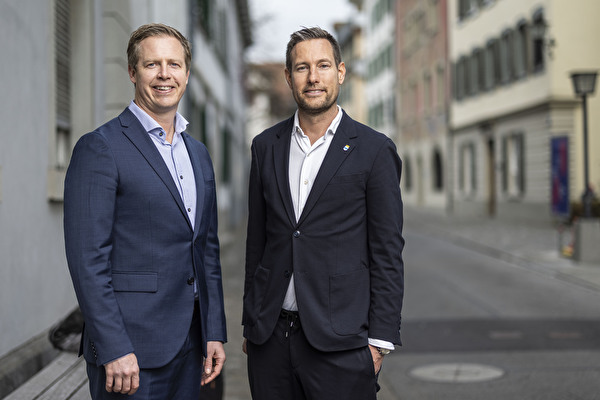Stadtrat Etienne Schumpf, Vorsteher des Bildungsdepartements (rechts), und Rektor Remo Krummenacher.
