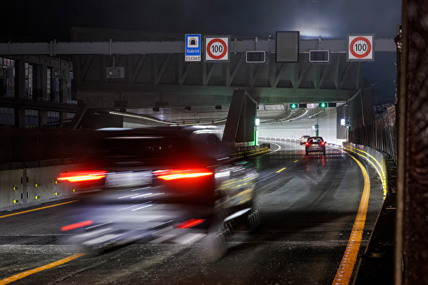 Einfahrt 2. Röhre Gubristtunnel