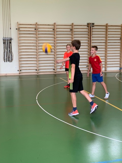 Volleyball und viele andere Spiele organisierte die Volleyballgruppe Welschenrohr-Herbetswil.