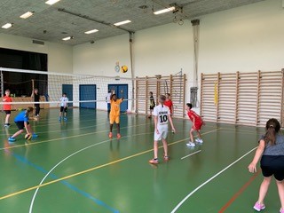 Volleyball und viele andere Spiele organisierte die Volleyballgruppe Welschenrohr-Herbetswil