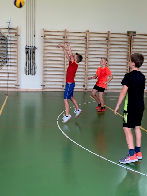 Volleyball und viele andere Spiele organisierte die Volleyballgruppe Welschenrohr-Herbetswil.