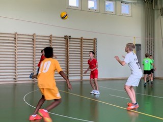 Volleyball und viele andere Spiele organisierte die Volleyballgruppe Welschenrohr-Herbetswil