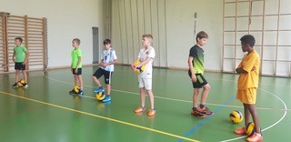 Volleyball und viele andere Spiele organisierte die Volleyballgruppe Welschenrohr-Herbetswil