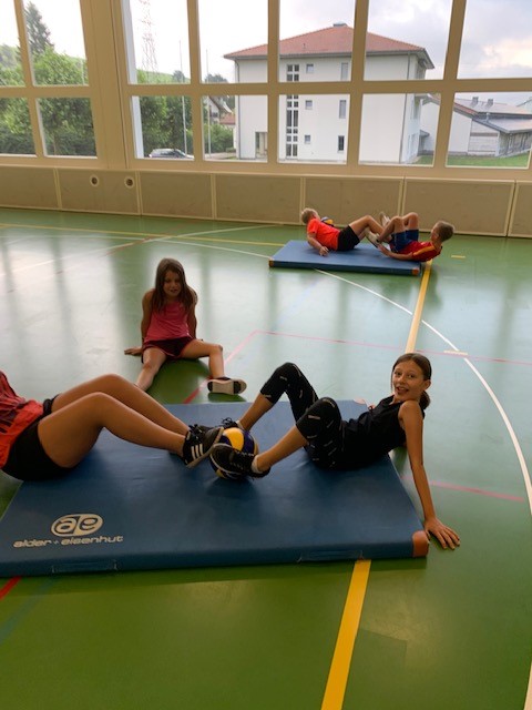 Volleyball und viele andere Spiele organisierte die Volleyballgruppe Welschenrohr-Herbetswil.