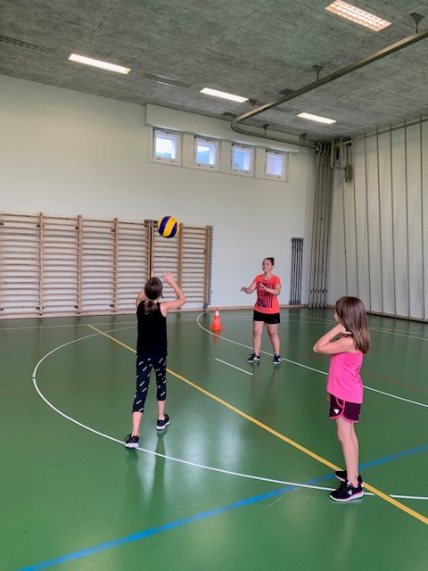Volleyball und viele andere Spiele organisierte die Volleyballgruppe Welschenrohr-Herbetswil.