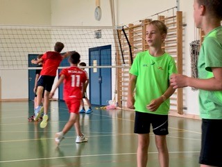 Volleyball und viele andere Spiele organisierte die Volleyballgruppe Welschenrohr-Herbetswil