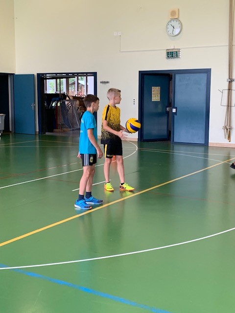 Volleyball und viele andere Spiele organisierte die Volleyballgruppe Welschenrohr-Herbetswil.