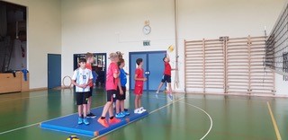 Volleyball und viele andere Spiele organisierte die Volleyballgruppe Welschenrohr-Herbetswil