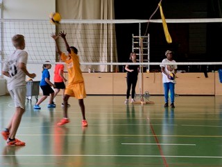 Volleyball und viele andere Spiele organisierte die Volleyballgruppe Welschenrohr-Herbetswil