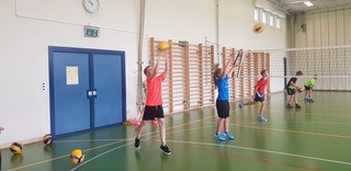 Volleyball und viele andere Spiele organisierte die Volleyballgruppe Welschenrohr-Herbetswil