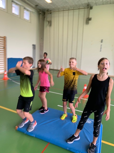 Volleyball und viele andere Spiele organisierte die Volleyballgruppe Welschenrohr-Herbetswil.