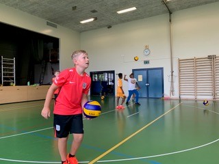 Volleyball und viele andere Spiele organisierte die Volleyballgruppe Welschenrohr-Herbetswil