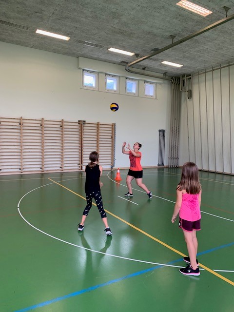 Volleyball und viele andere Spiele organisierte die Volleyballgruppe Welschenrohr-Herbetswil.
