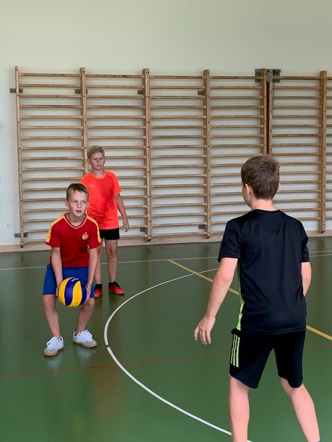 Volleyball und viele andere Spiele organisierte die Volleyballgruppe Welschenrohr-Herbetswil.