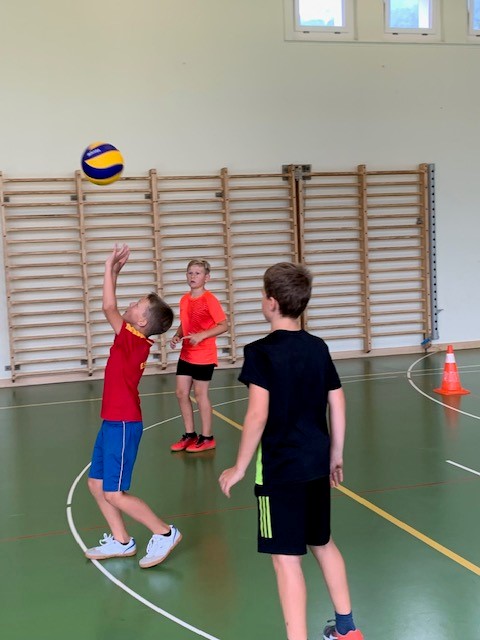 Volleyball und viele andere Spiele organisierte die Volleyballgruppe Welschenrohr-Herbetswil.