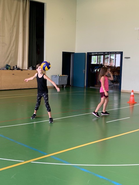 Volleyball und viele andere Spiele organisierte die Volleyballgruppe Welschenrohr-Herbetswil.