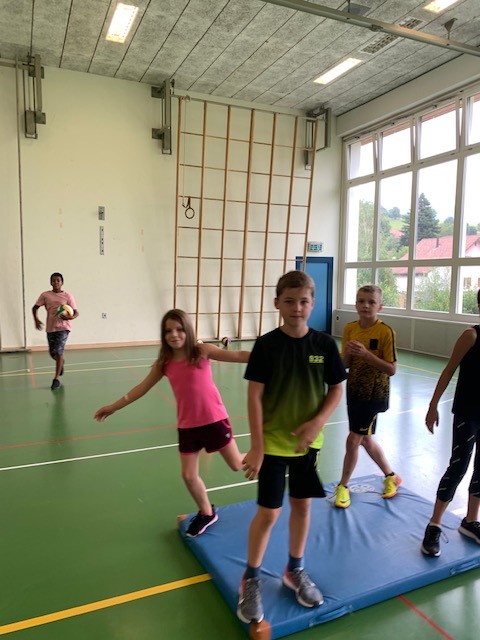 Volleyball und viele andere Spiele organisierte die Volleyballgruppe Welschenrohr-Herbetswil.