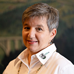 Iris Schrepfer