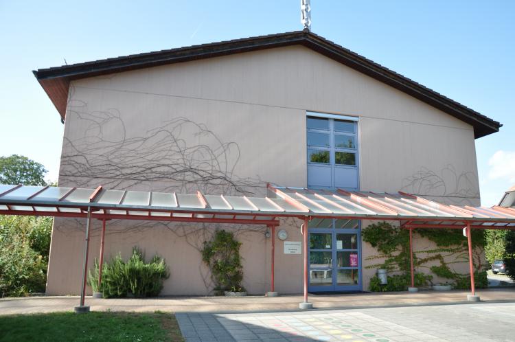 Mehrzweckgebäude Eingang