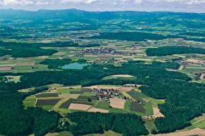 Flugaufnahmen der Gemeinde Aeschi