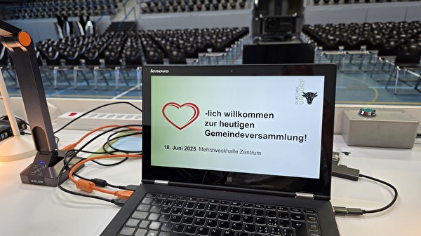 Gemeindeversammlung in der Mehrzweckhalle Zentrum