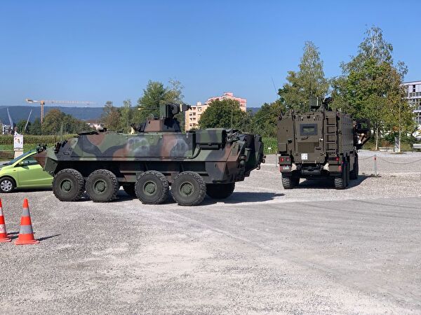 Militärübung in Urdorf