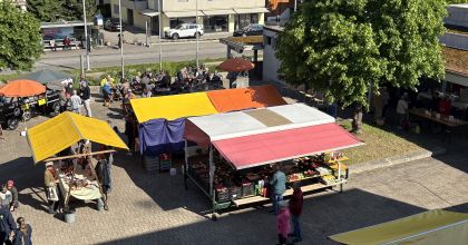 Markt auf dem Gemeindehausplatz
