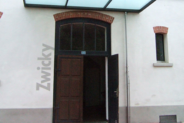 Eingangstür zur Zwicky-Fabrik