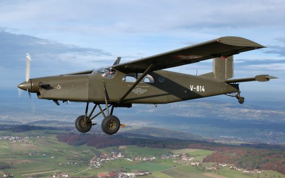 Flugzeug am Himmel