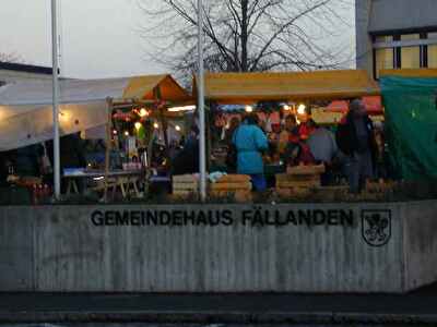 Weihnachtsmarkt auf dem Gemeindehausplatz