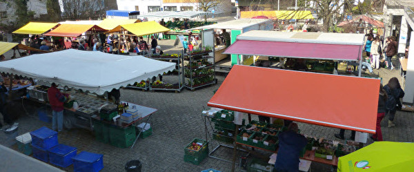 Menschen auf dem Markt