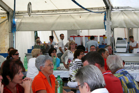 ... aber auch gegen Hunger und Durst war die "festwirtende" Harmonie gewappnet.