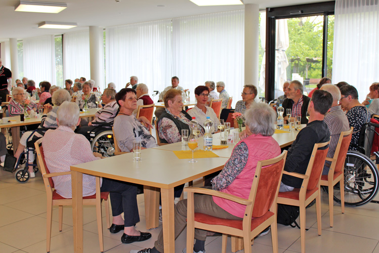 Aufmerksame Bewohner/innen und Gäste