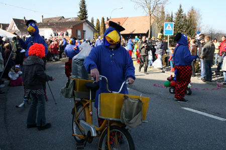 der Eine mit Postvelo ...