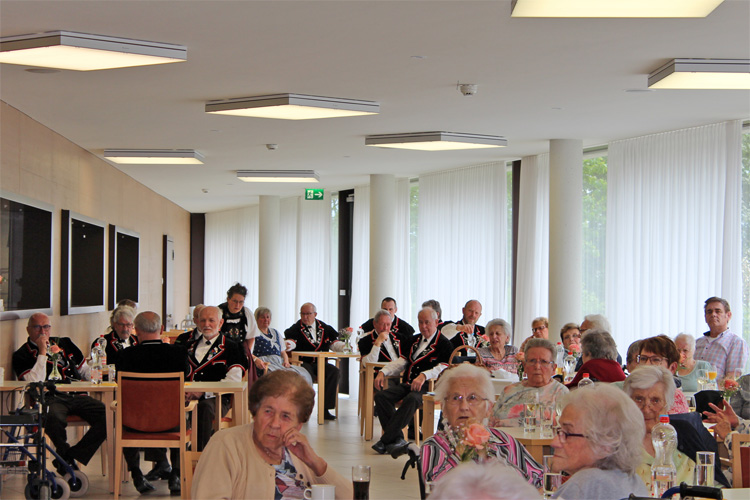 Aufmerksame Bewohner/innen und Gäste