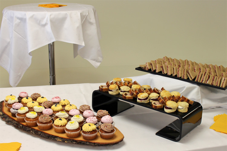 Buffet mit Feinem aus Küche und Backstube