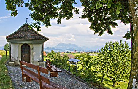 Auf Bild Kapelle Herrgot ist globt