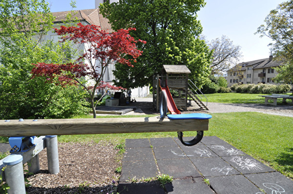 Spielplatz bei der katholischen Kirche