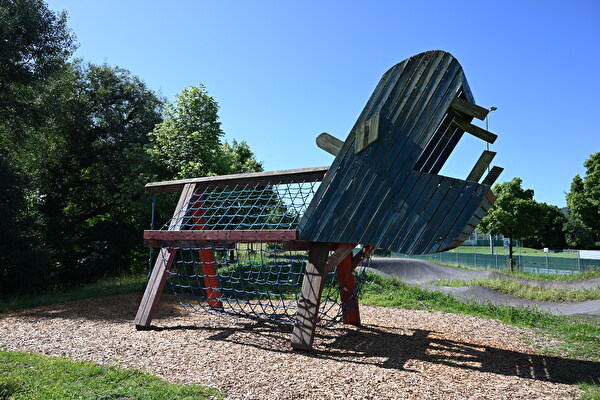 Holztier Spielplatz Brand