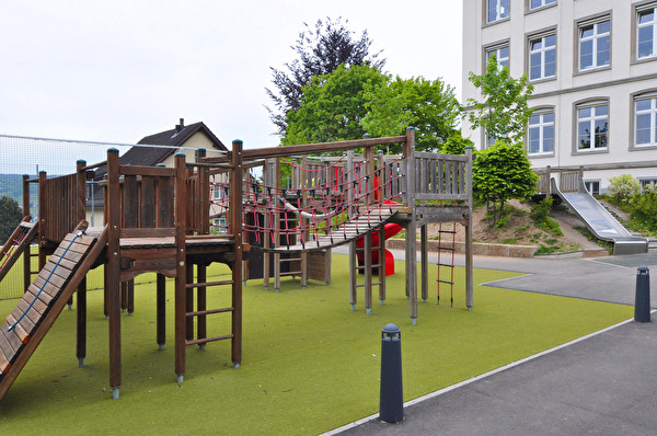 Spielplatz Schulhaus Schwandel