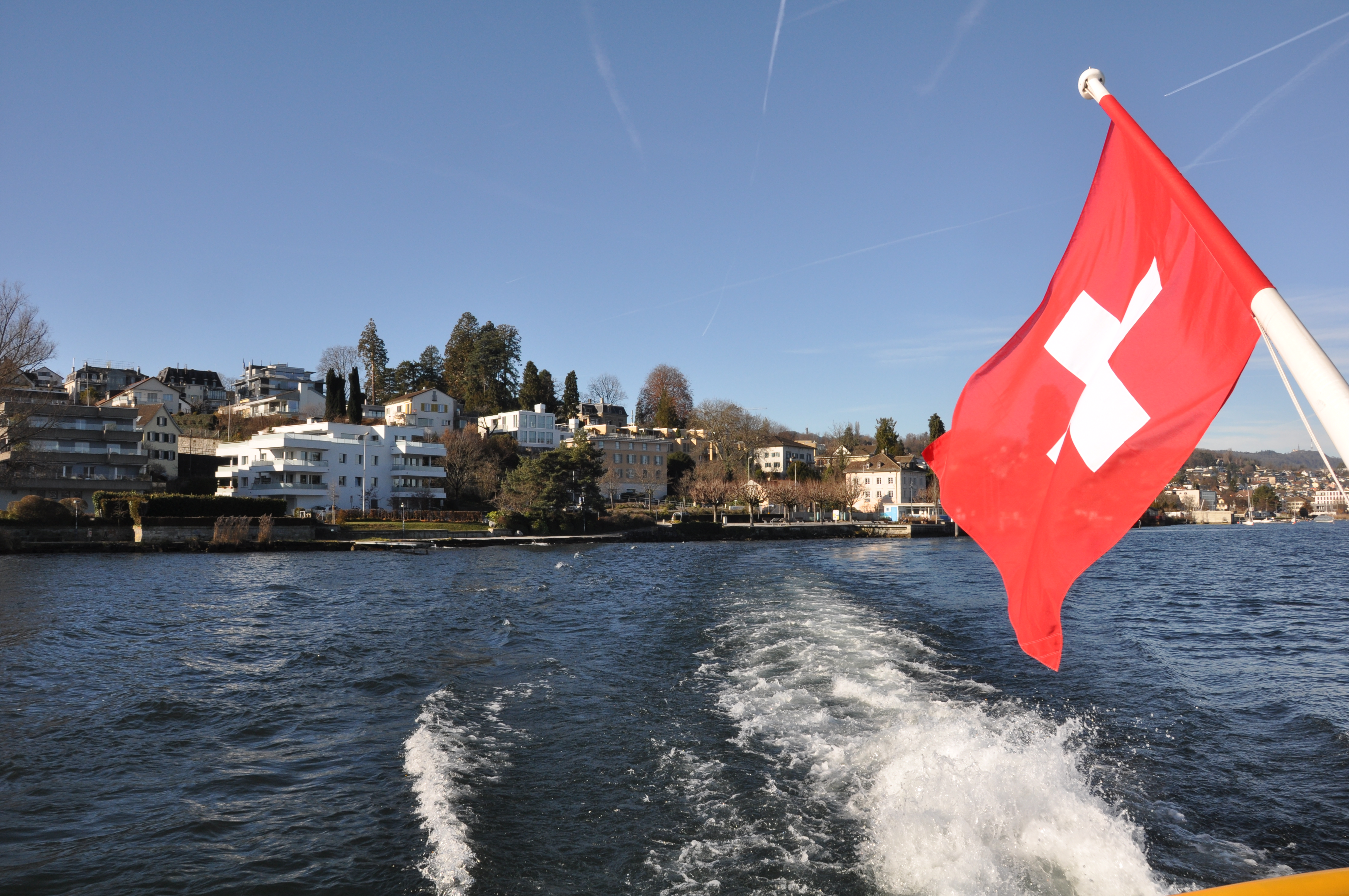 Schweizerfahne auf Schiff