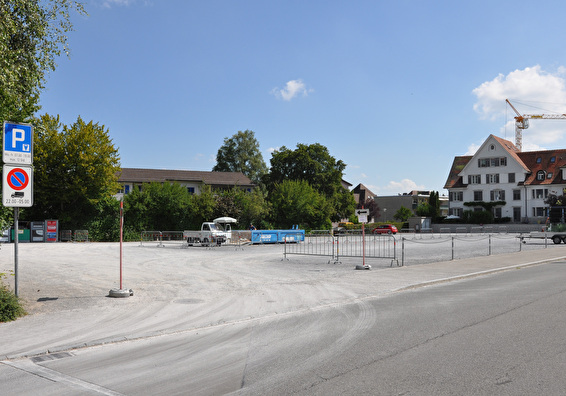 Der Chilbiplatz soll grüner werden: Schotterrasen, Nischen mit Sitzbänken und besserer Zugang von der Albisstrasse sind geplant. 