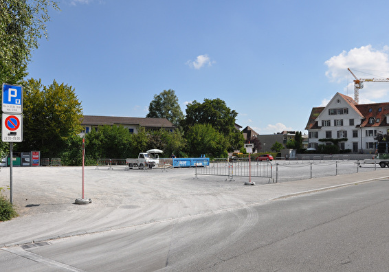 Der Chilbiplatz soll grüner werden: Schotterrasen, Nischen mit Sitzbänken und besserer Zugang von der Albisstrasse sind geplant. 